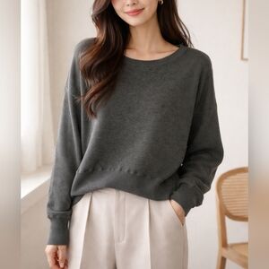 Community Gray Sweater XS Soft Knit Crew Neck Casual Cozy Women Pullover